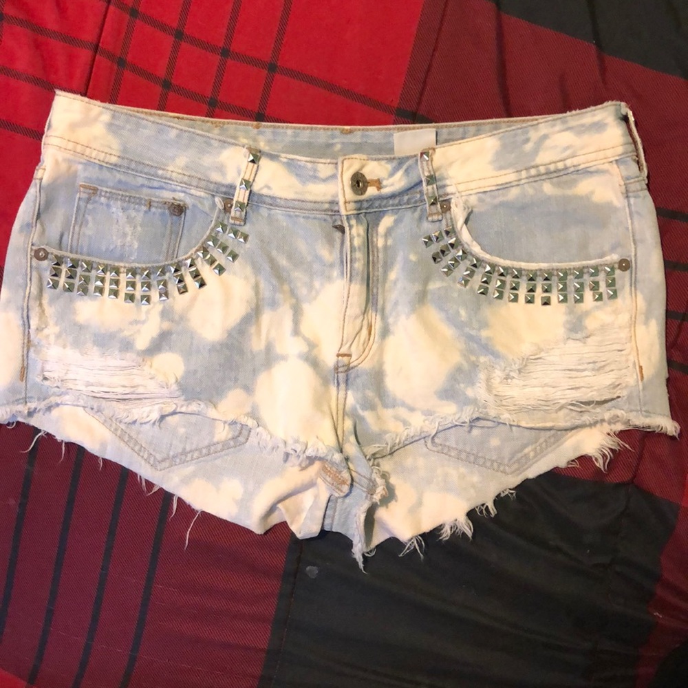 👽&denim shorts.
